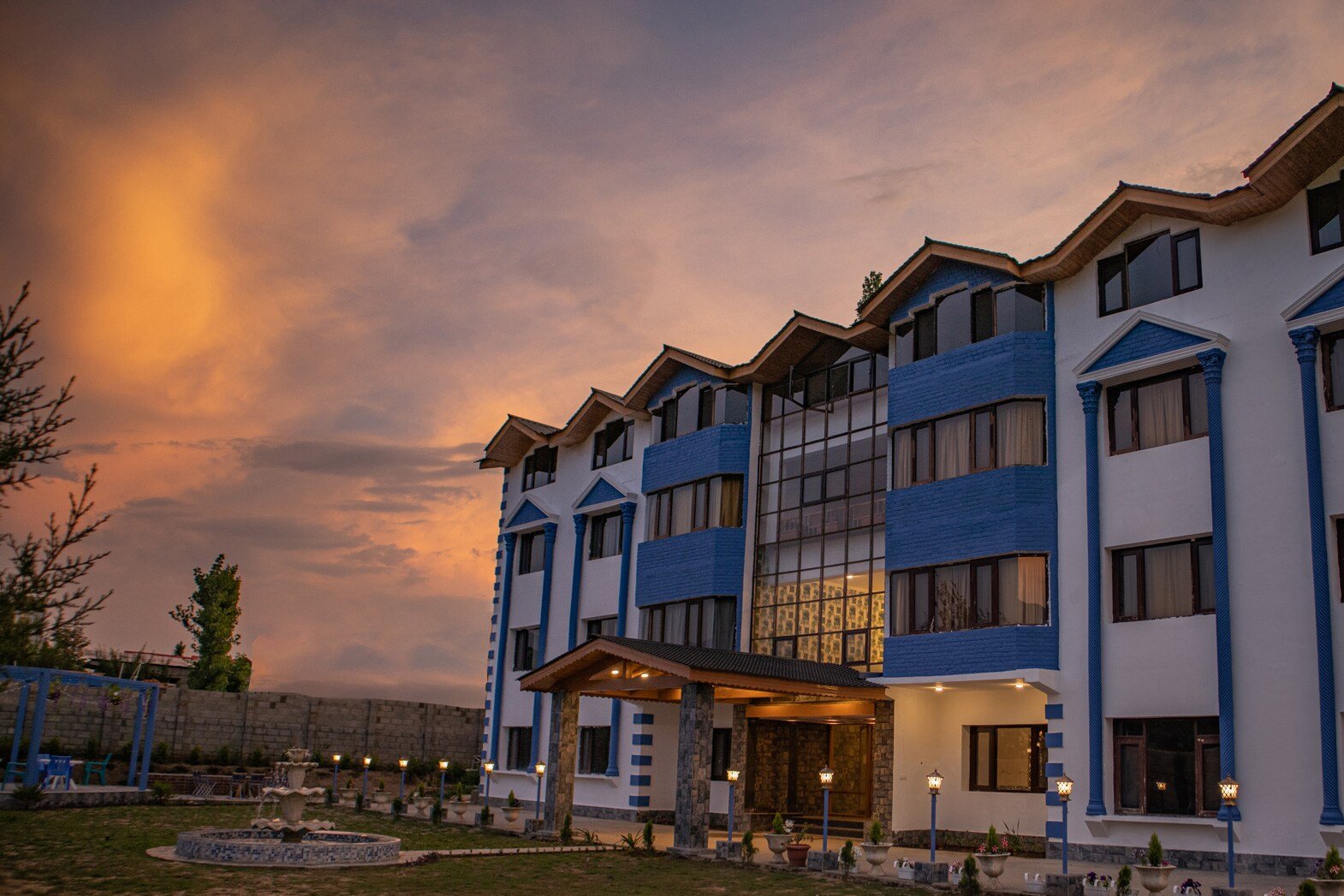 Kashmir Holiday Inn 4.6(97)‧Hotel