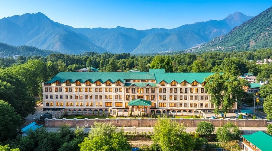 The Dewan by Royal Naqash